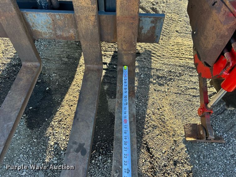 image for item EG1095 2000 Moffett M5000 forklift