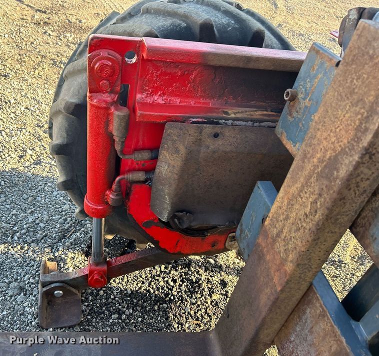 image for item EG1095 2000 Moffett M5000 forklift