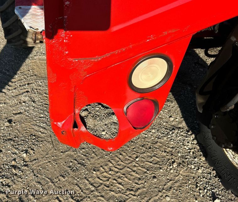 image for item EG1095 2000 Moffett M5000 forklift