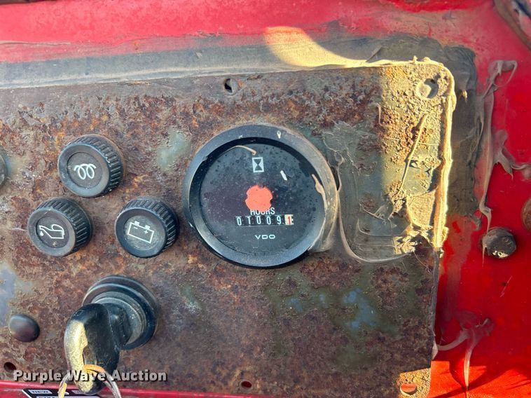 image for item EG1095 2000 Moffett M5000 forklift