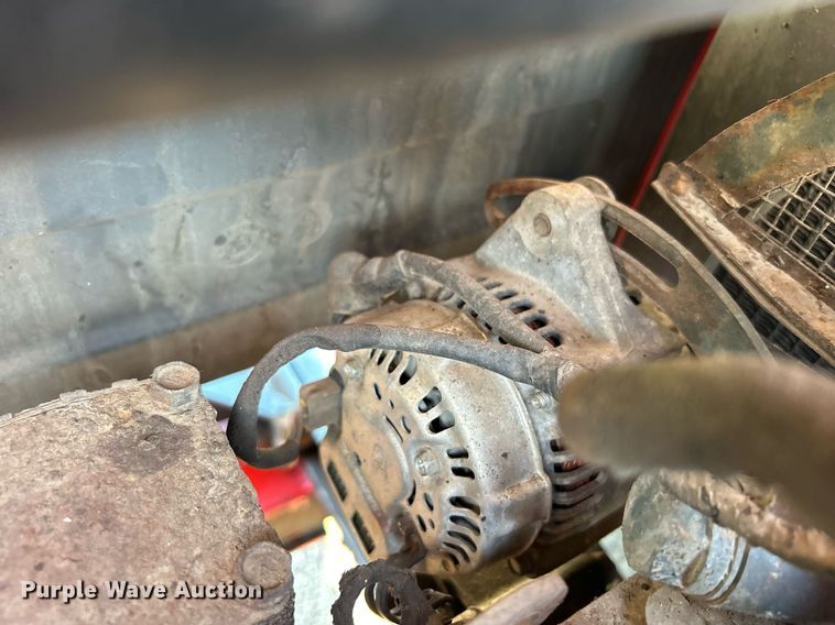 image for item EG1095 2000 Moffett M5000 forklift