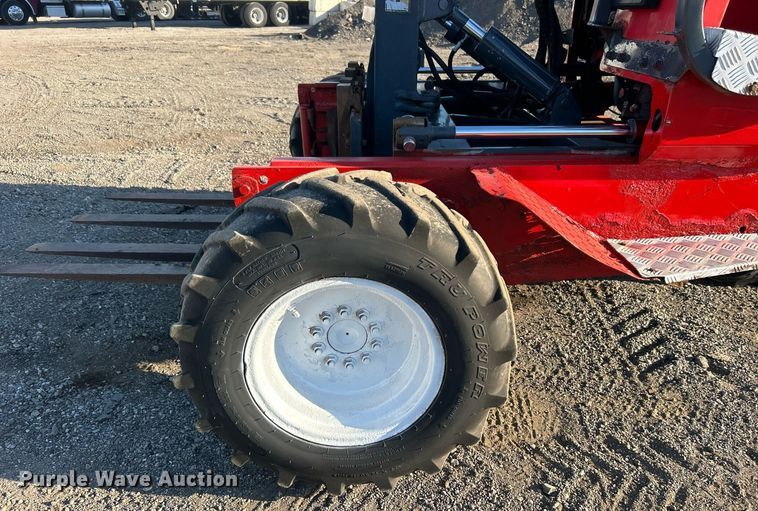 image for item EG1095 2000 Moffett M5000 forklift