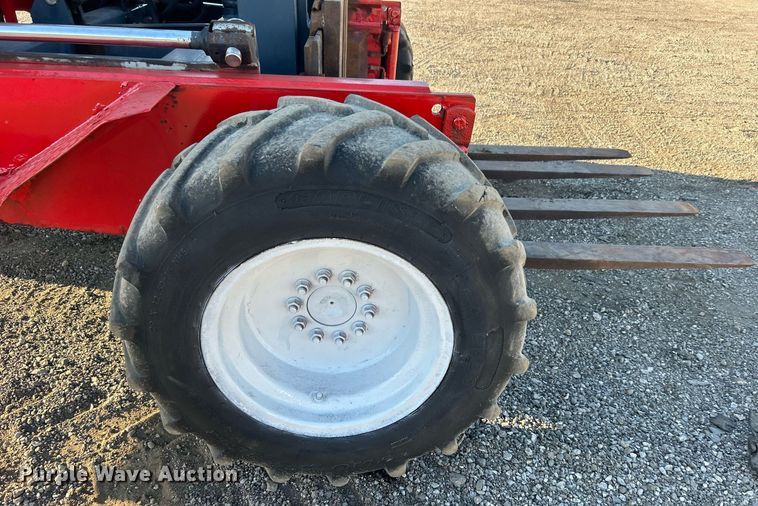 image for item EG1095 2000 Moffett M5000 forklift