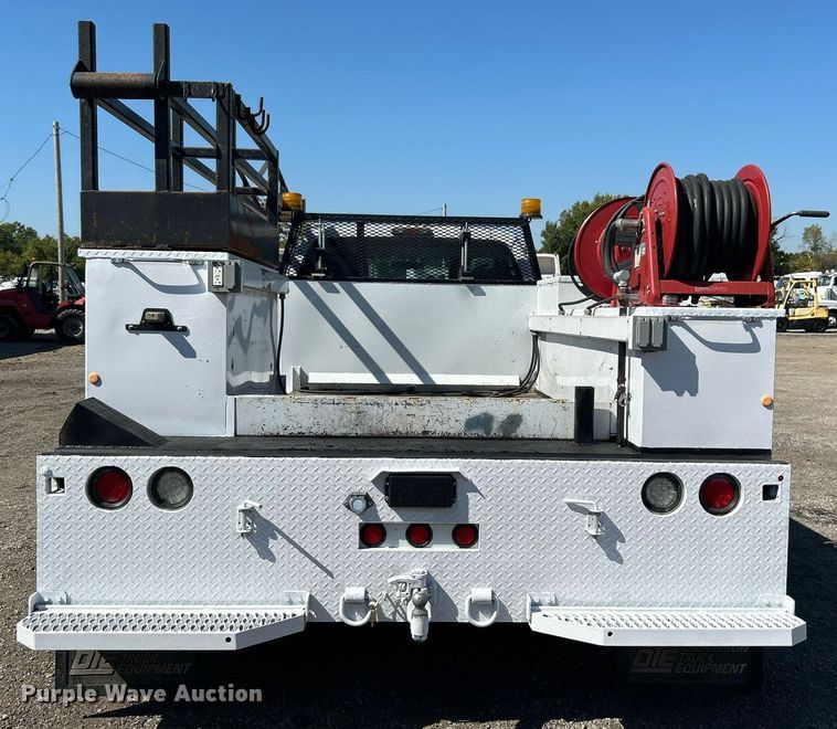 image for item EG1101 2012 Ford F550 Super Duty  SuperCab utility/ service truck