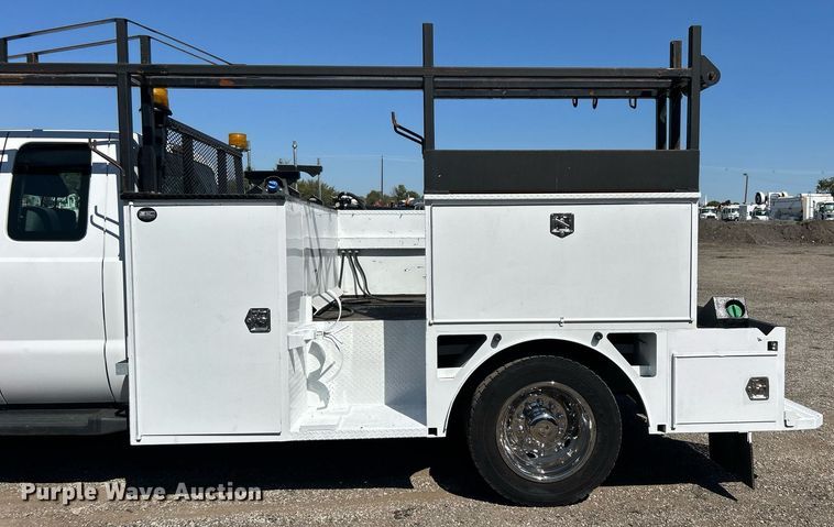 image for item EG1101 2012 Ford F550 Super Duty  SuperCab utility/ service truck
