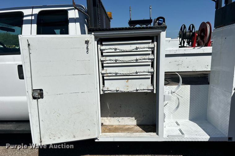 image for item EG1101 2012 Ford F550 Super Duty  SuperCab utility/ service truck