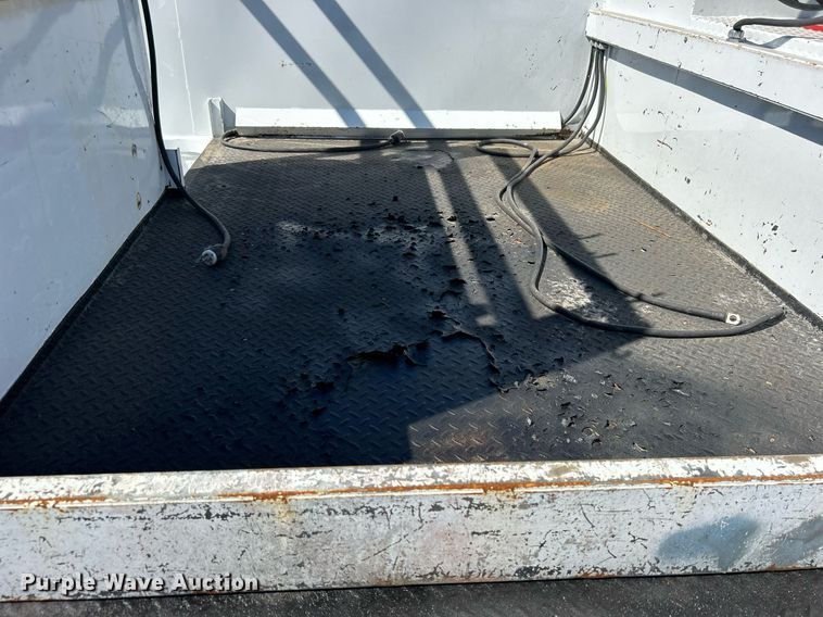 image for item EG1101 2012 Ford F550 Super Duty  SuperCab utility/ service truck