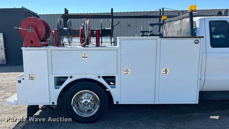 image for item EG1101 2012 Ford F550 Super Duty  SuperCab utility/ service truck