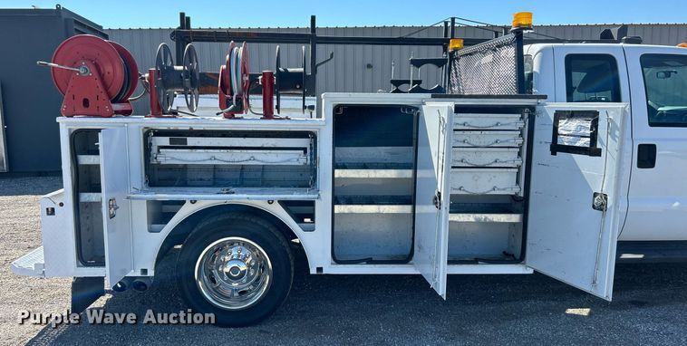 image for item EG1101 2012 Ford F550 Super Duty  SuperCab utility/ service truck