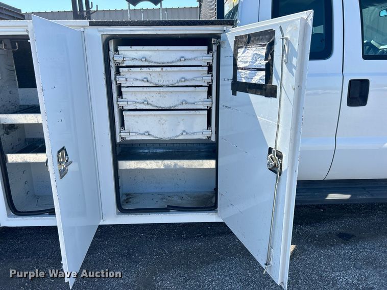 image for item EG1101 2012 Ford F550 Super Duty  SuperCab utility/ service truck