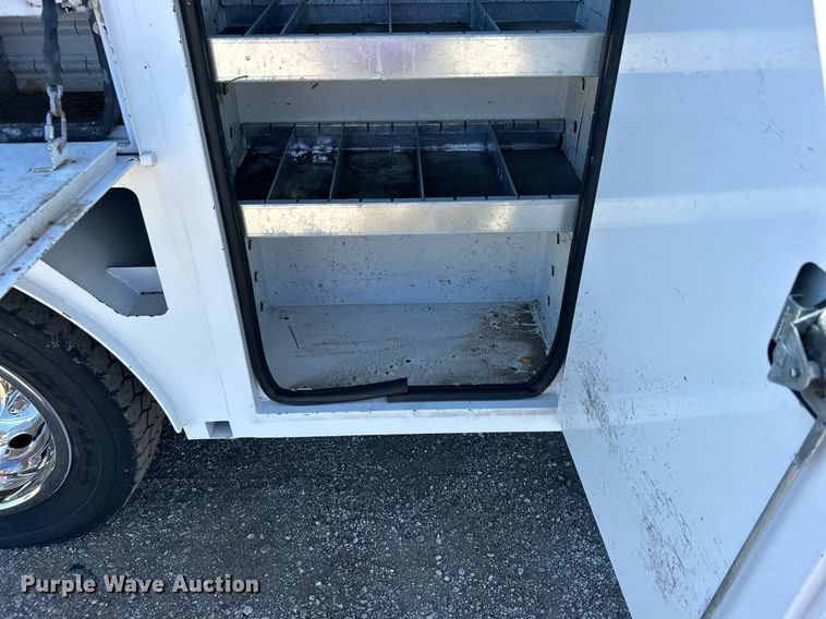 image for item EG1101 2012 Ford F550 Super Duty  SuperCab utility/ service truck