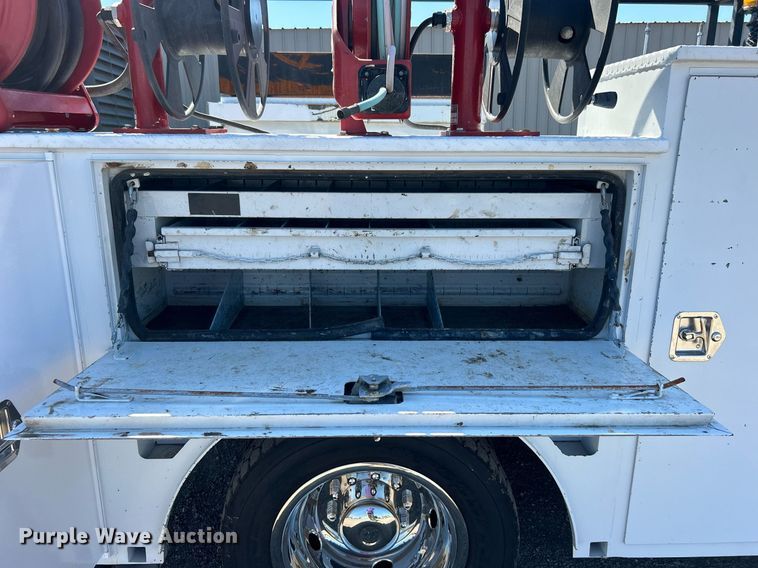 image for item EG1101 2012 Ford F550 Super Duty  SuperCab utility/ service truck