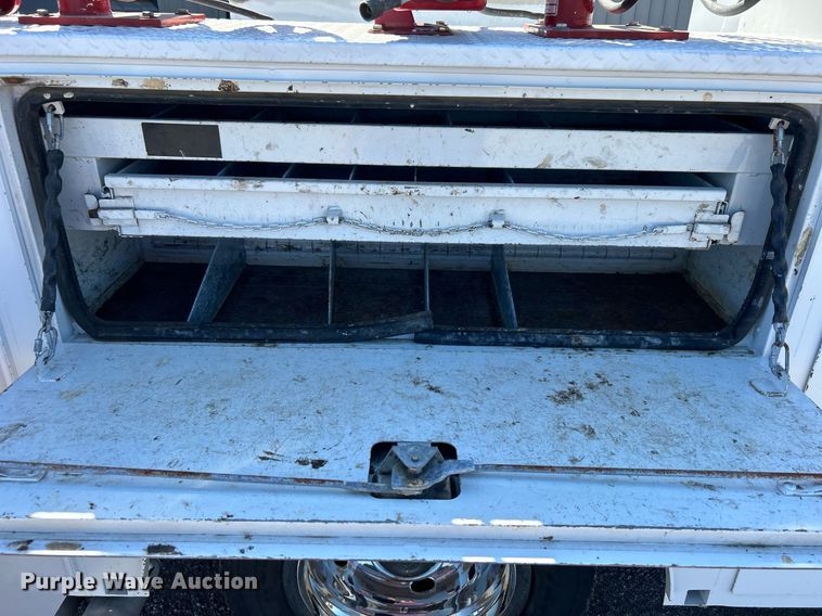 image for item EG1101 2012 Ford F550 Super Duty  SuperCab utility/ service truck