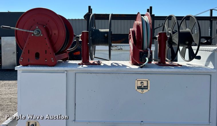 image for item EG1101 2012 Ford F550 Super Duty  SuperCab utility/ service truck