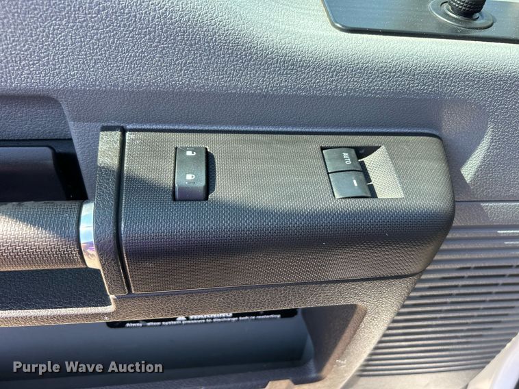 image for item EG1101 2012 Ford F550 Super Duty  SuperCab utility/ service truck