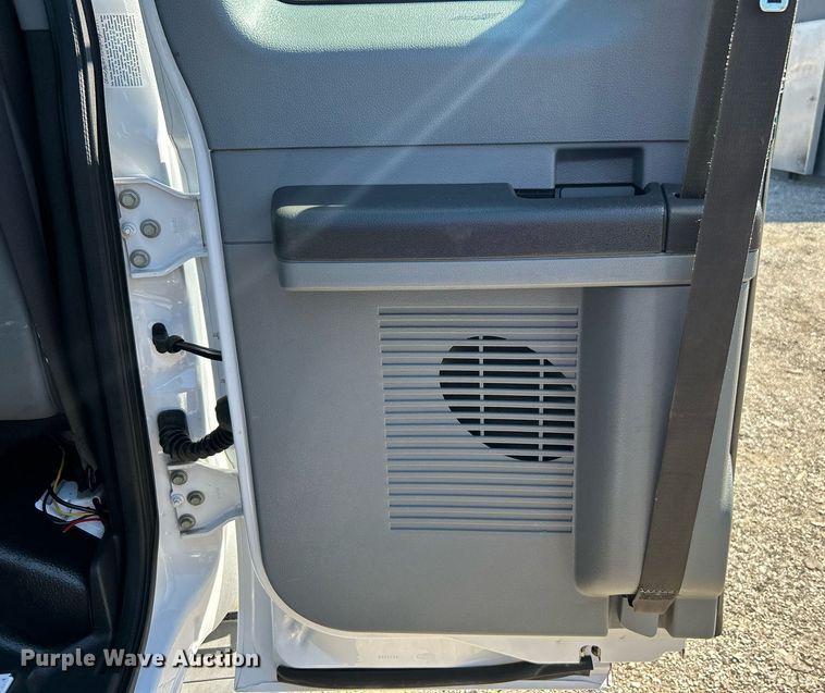 image for item EG1101 2012 Ford F550 Super Duty  SuperCab utility/ service truck