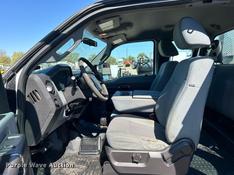 image for item EG1101 2012 Ford F550 Super Duty  SuperCab utility/ service truck