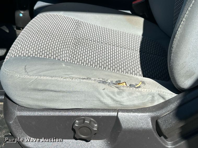 image for item EG1101 2012 Ford F550 Super Duty  SuperCab utility/ service truck