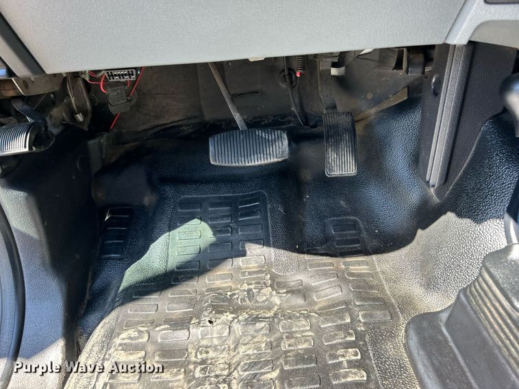 image for item EG1101 2012 Ford F550 Super Duty  SuperCab utility/ service truck