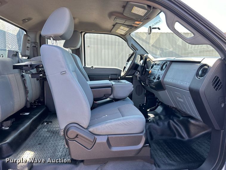 image for item EG1101 2012 Ford F550 Super Duty  SuperCab utility/ service truck