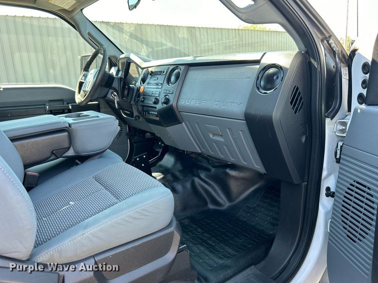 image for item EG1101 2012 Ford F550 Super Duty  SuperCab utility/ service truck