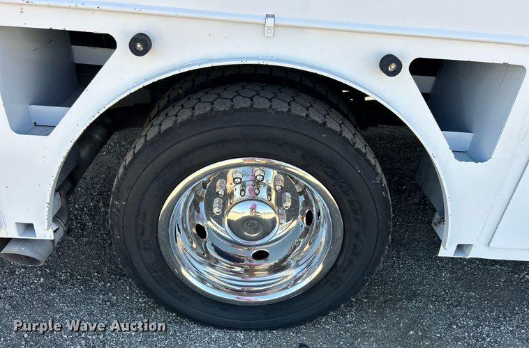 image for item EG1101 2012 Ford F550 Super Duty  SuperCab utility/ service truck