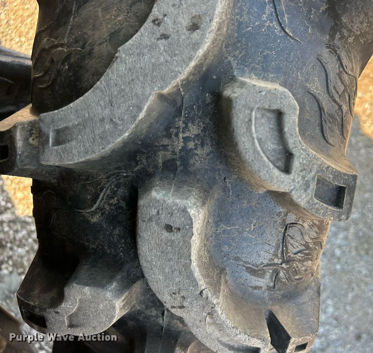 image for item EG1121 2004 Yamaha Grizzly 660 ATV