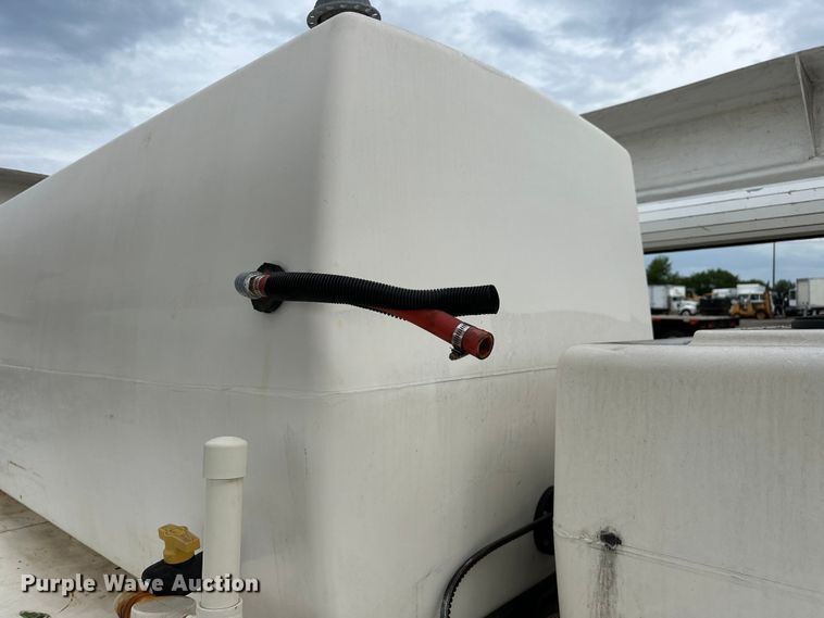 image for item EG1630 2012 Isuzu  NRR pressure washer truck