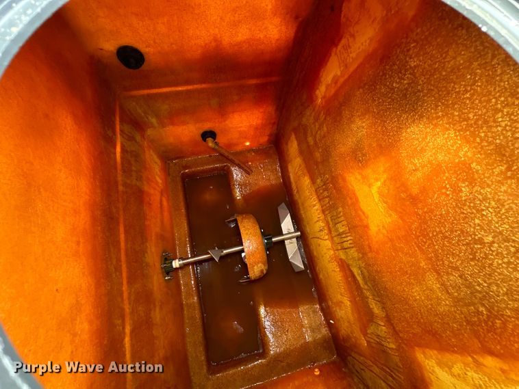 image for item EG1630 2012 Isuzu  NRR pressure washer truck