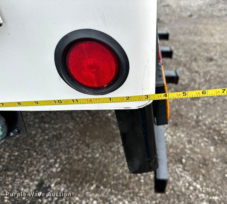 image for item EG1630 2012 Isuzu  NRR pressure washer truck