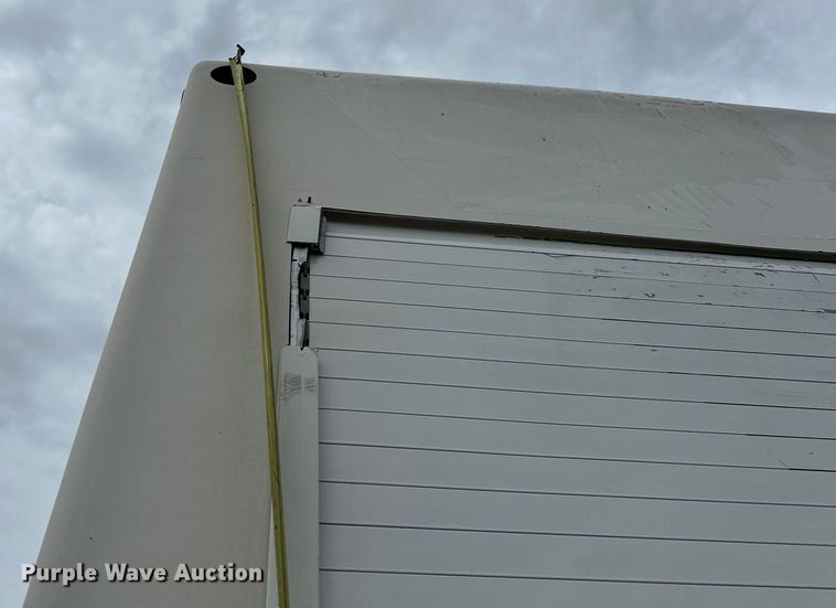 image for item EG1630 2012 Isuzu  NRR pressure washer truck