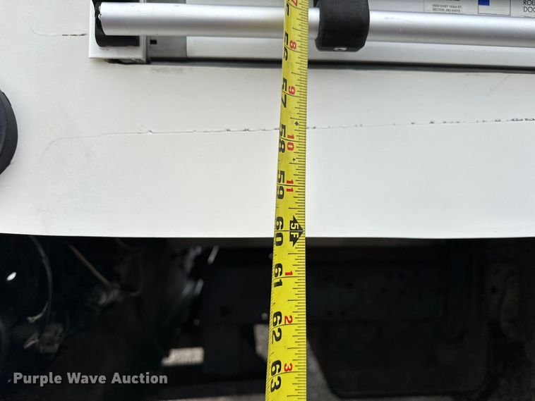 image for item EG1630 2012 Isuzu  NRR pressure washer truck