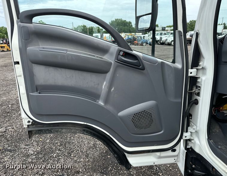 image for item EG1630 2012 Isuzu  NRR pressure washer truck