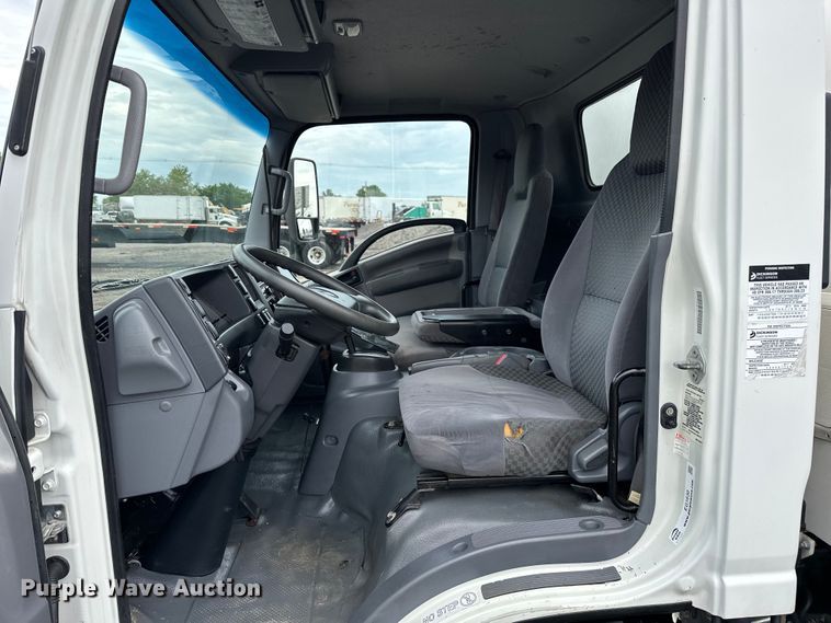 image for item EG1630 2012 Isuzu  NRR pressure washer truck