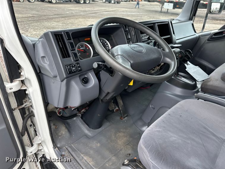 image for item EG1630 2012 Isuzu  NRR pressure washer truck