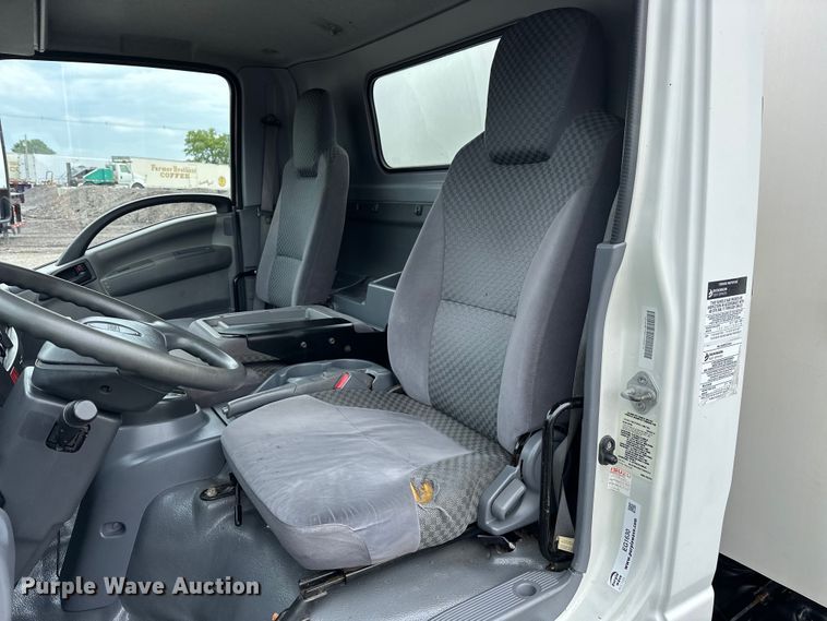 image for item EG1630 2012 Isuzu  NRR pressure washer truck