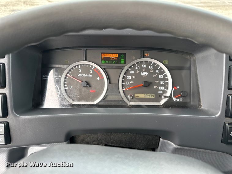 image for item EG1630 2012 Isuzu  NRR pressure washer truck