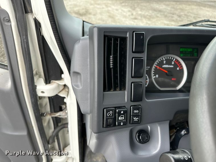 image for item EG1630 2012 Isuzu  NRR pressure washer truck