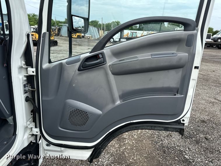 image for item EG1630 2012 Isuzu  NRR pressure washer truck