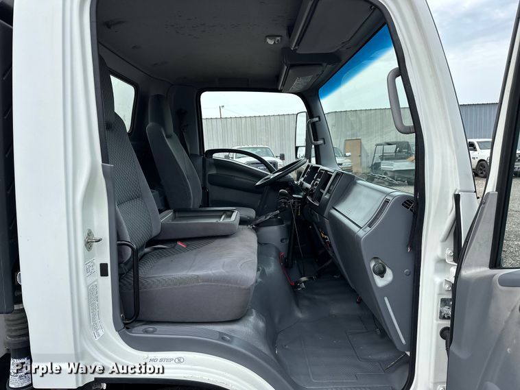 image for item EG1630 2012 Isuzu  NRR pressure washer truck