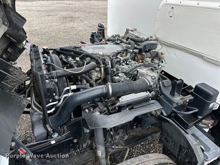 image for item EG1630 2012 Isuzu  NRR pressure washer truck