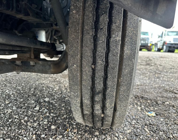 image for item EG1630 2012 Isuzu  NRR pressure washer truck