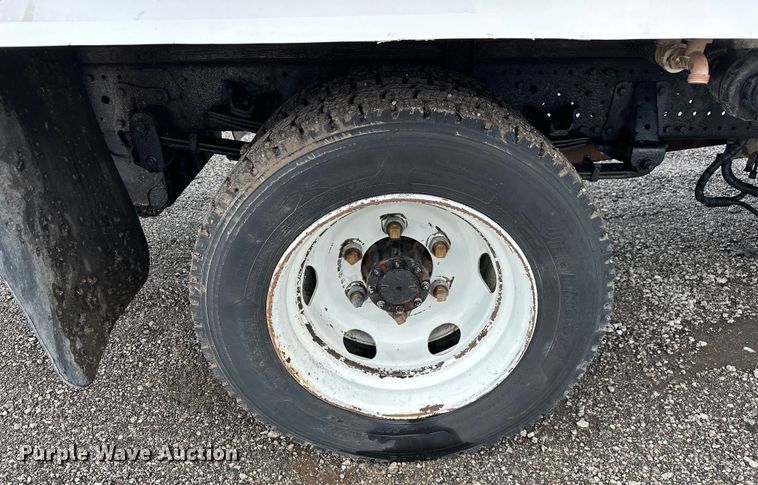 image for item EG1630 2012 Isuzu  NRR pressure washer truck