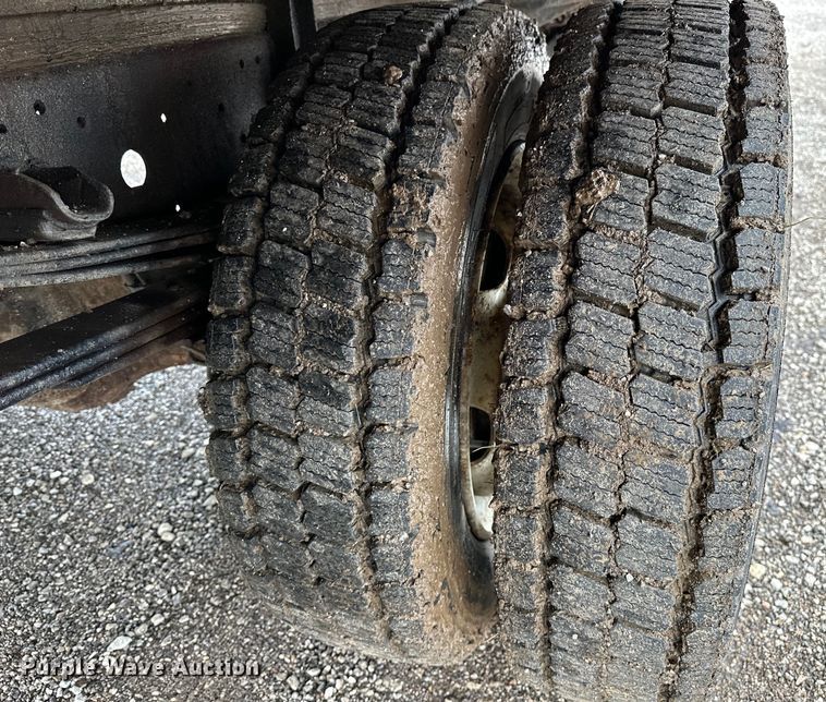 image for item EG1630 2012 Isuzu  NRR pressure washer truck