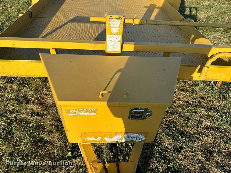 image for item EG6762 2009 Load Trail LTD equipment trailer