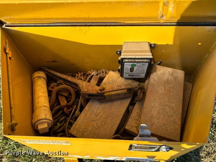 image for item EG6762 2009 Load Trail LTD equipment trailer