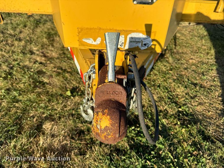 image for item EG6762 2009 Load Trail LTD equipment trailer