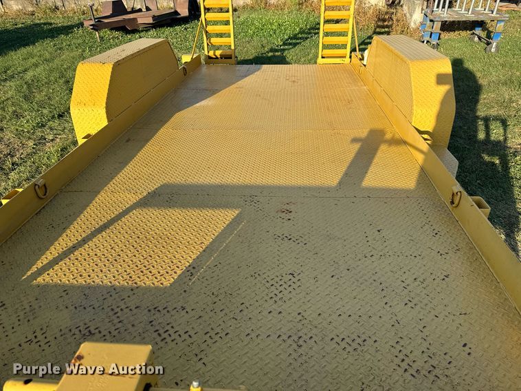 image for item EG6762 2009 Load Trail LTD equipment trailer