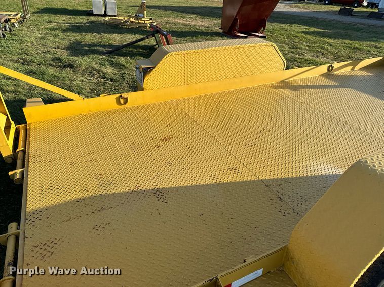 image for item EG6762 2009 Load Trail LTD equipment trailer