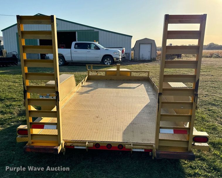 image for item EG6762 2009 Load Trail LTD equipment trailer